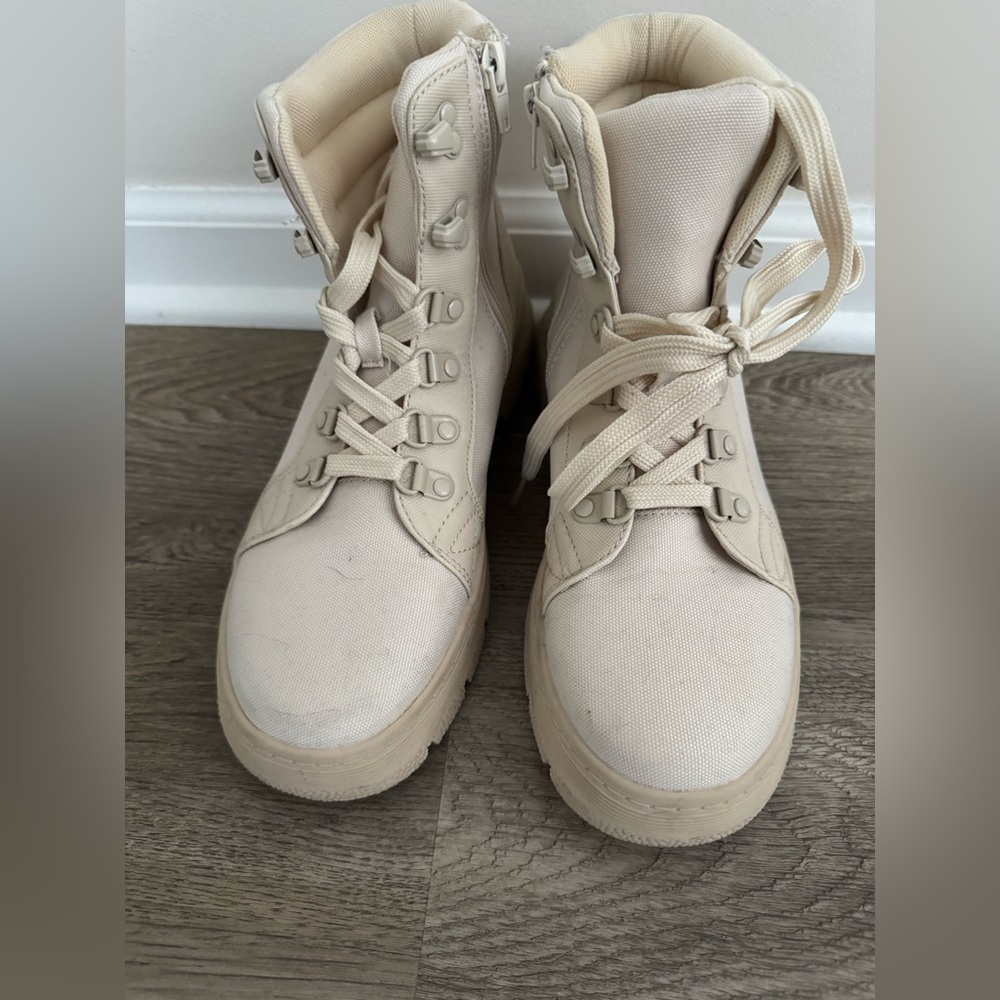 Sugar Brooks Ankle Boots in Ivory. Lace and Zip Upper Size 8